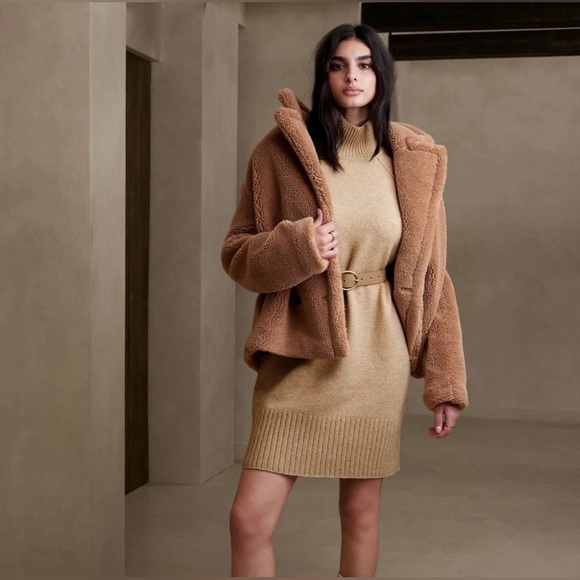 Banana Republic Dresses & Skirts - Banana Republic Sweater Dress ✨